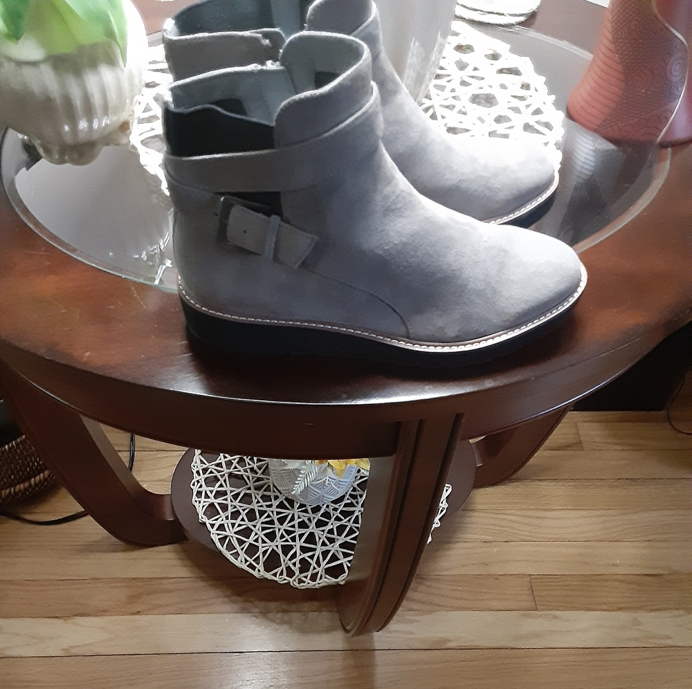 Naturalizer Gray Boots Size 8.5